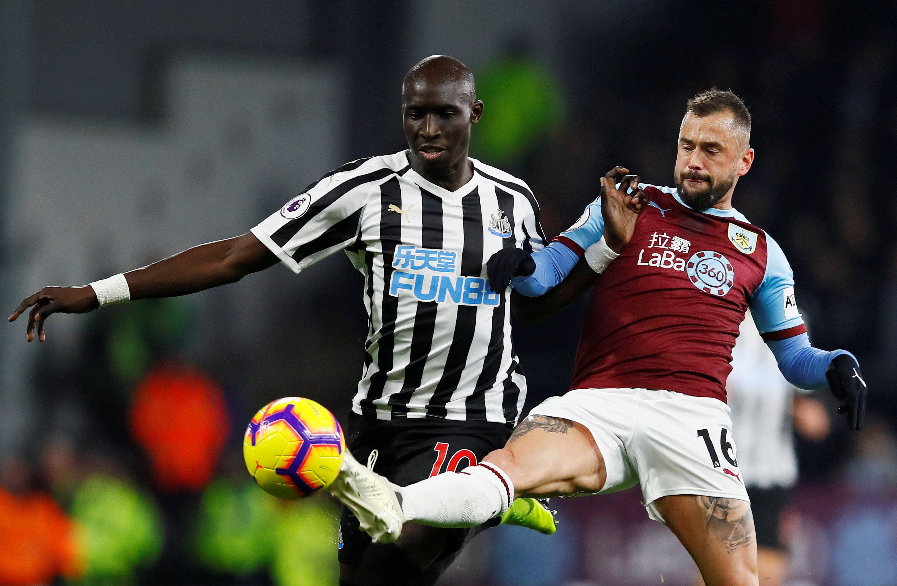 向跑动拉出 向跑动拉出